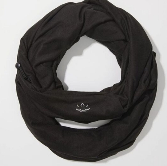 Beyond Yoga Accessories - NWT BEYOND YOGA Infinity Scarf